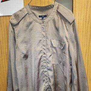 Gap collarless shirt